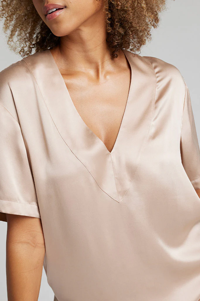 Eclipse Washable Silk Deep V-Top in Fizz - Image 5